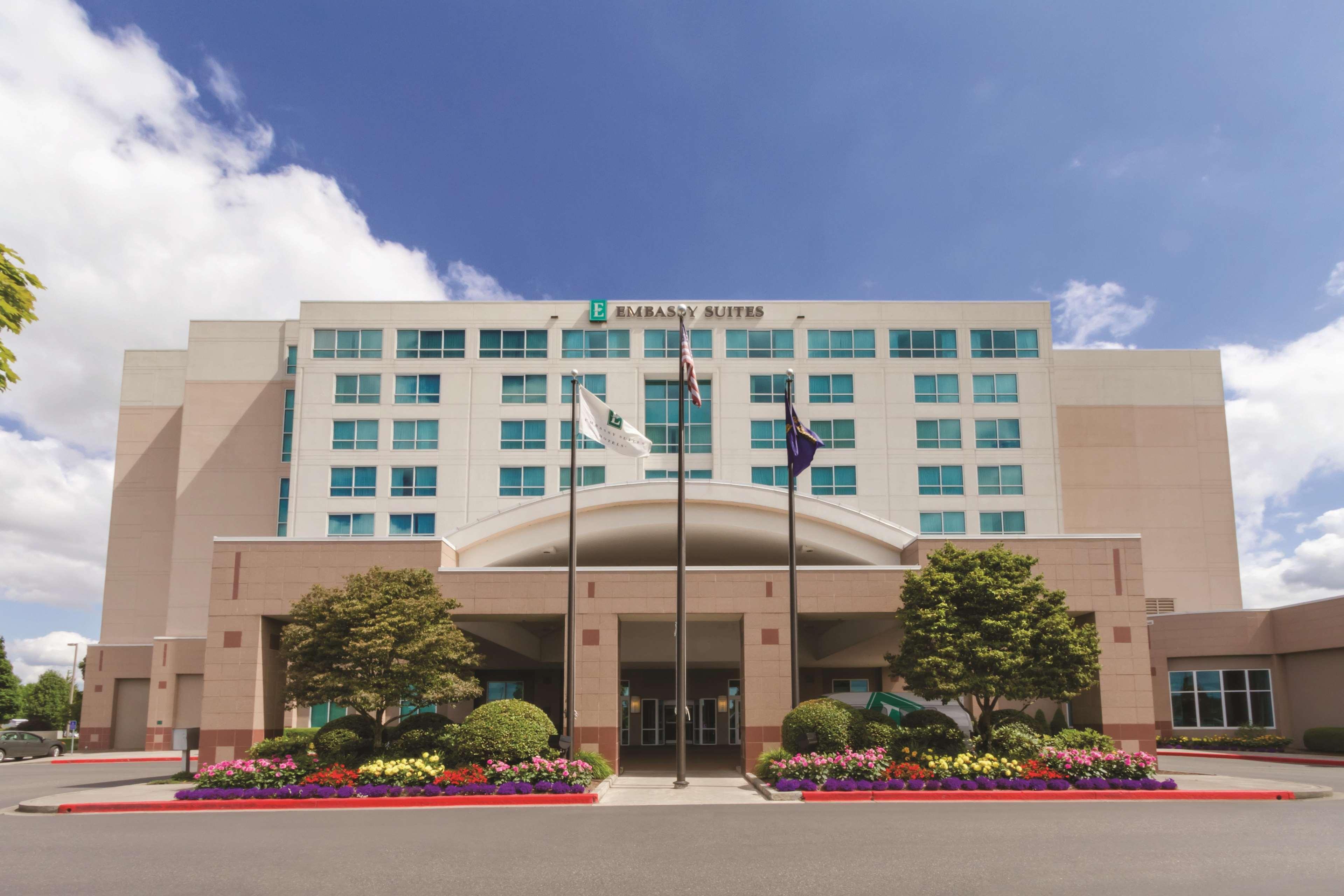 Embassy Suites By Hilton Portland Airport Exterior photo