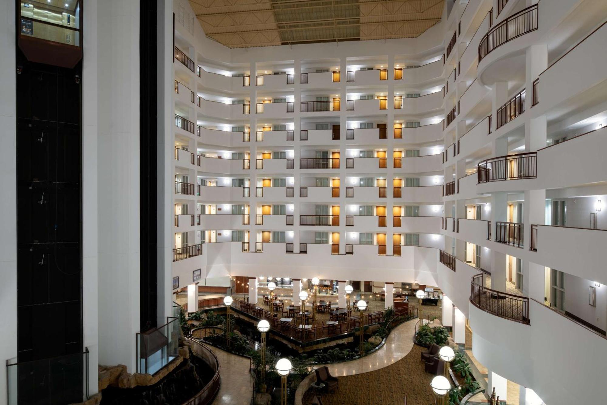 Embassy Suites By Hilton Portland Airport Exterior photo