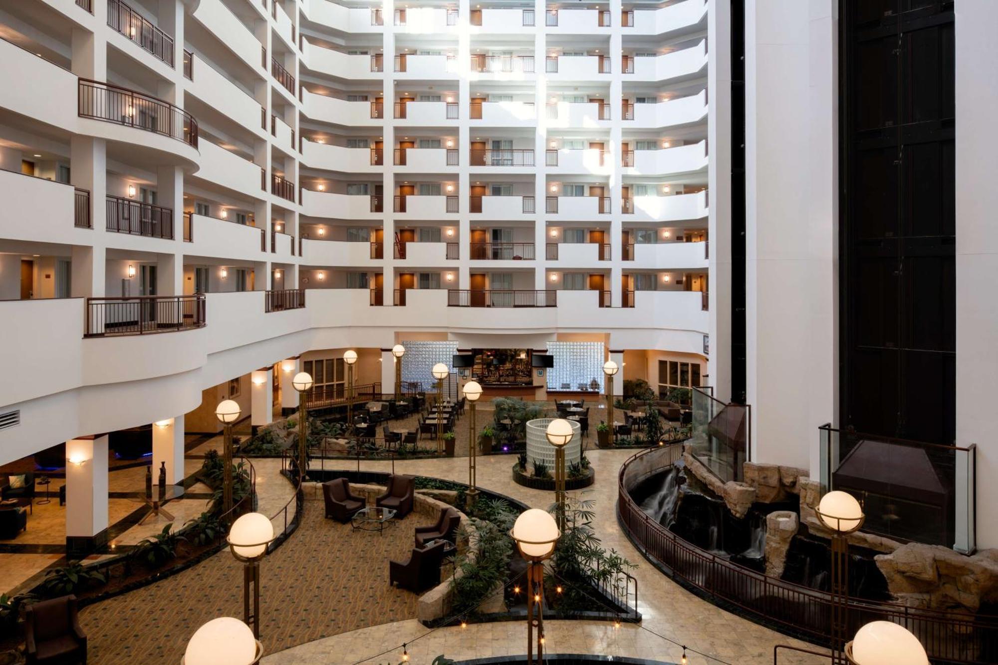 Embassy Suites By Hilton Portland Airport Exterior photo